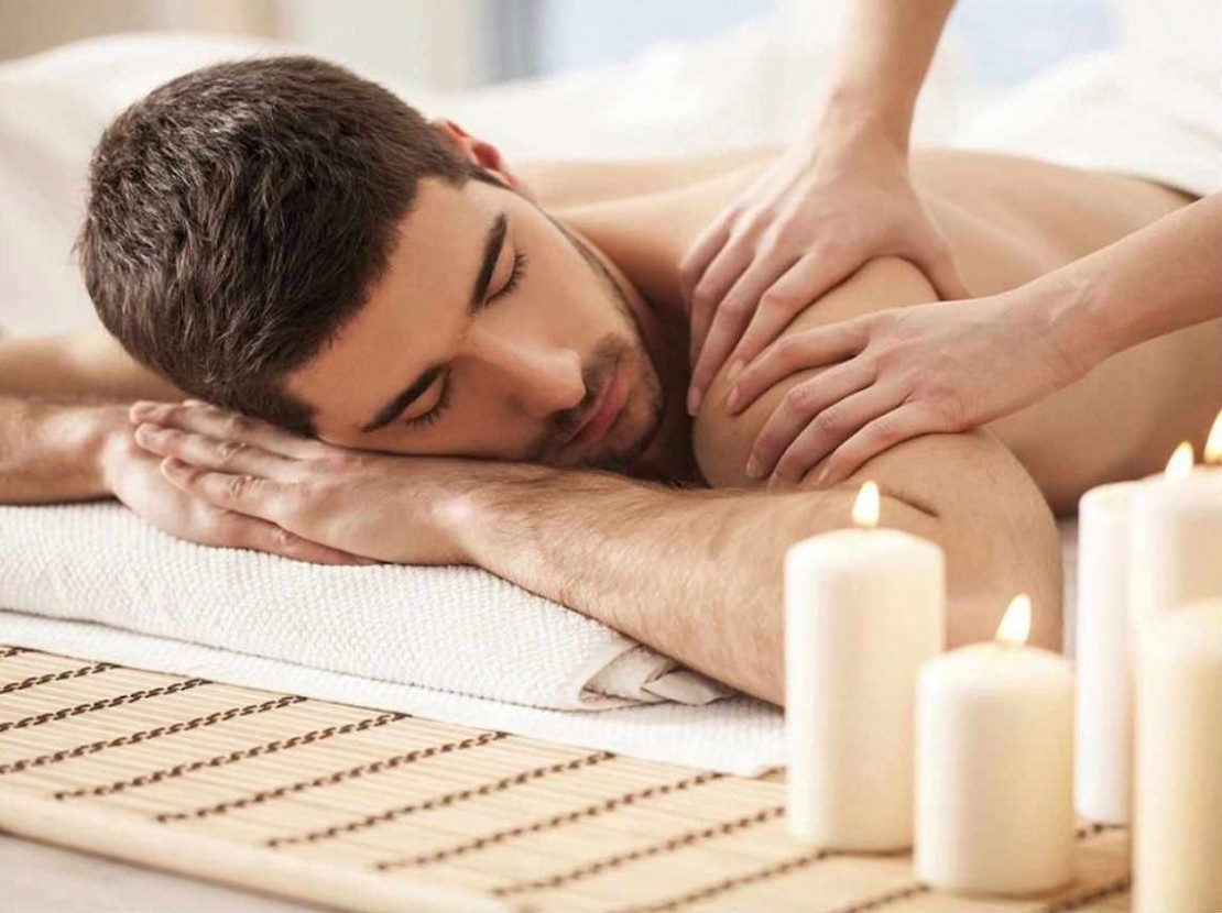 Cum sa faci un masaj erotic de 10 pentru partenerul tau